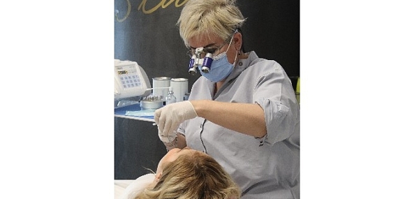 Dijital diş hekimliği ile biyoloji koruyan implant