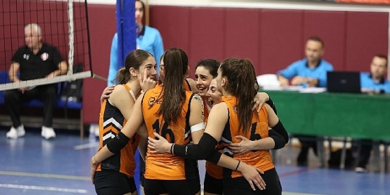 Eczacıbaşı 2. Lig Voleybol Takımı Kazanmaya Devam Ediyor