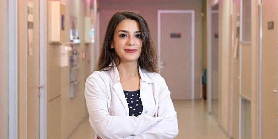 Konuşması bozulan Alzheimer hastaları sosyallikten uzaklaşıyor