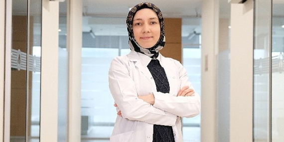 Yumuşak fırçalar temizlemiyor, sert fırçalar diş eti çekilmesi yapıyor