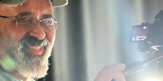 Aziz Özer, Yaratıcı Klipleriyle Müzik Dünyasına Yön Veriyor