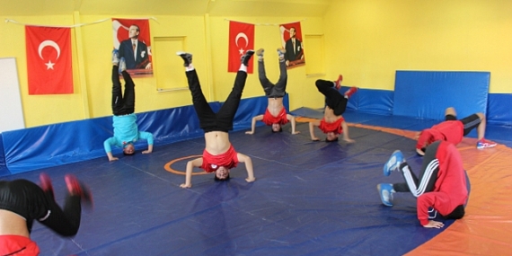 Büyükşehir Belediyesi geleceğin şampiyonlarını hazırlıyor