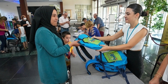 Gaziemir'de zorluklar sosyal hizmetlerle aşılıyor