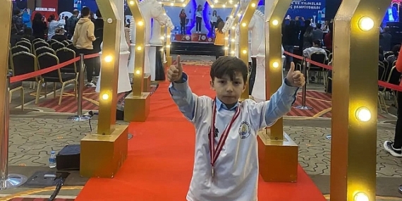 Gölcük belediyesporlu satranç sporcusu Ali mete dere milli takımda