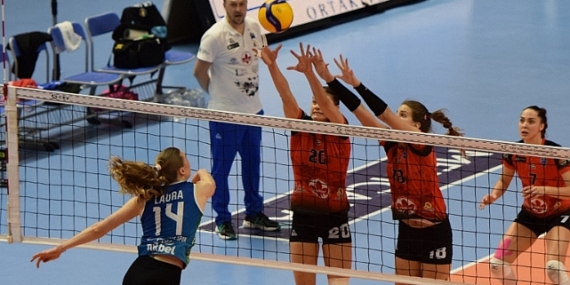 Nilüfer'in sultanları Avrupa'da yarı finalde