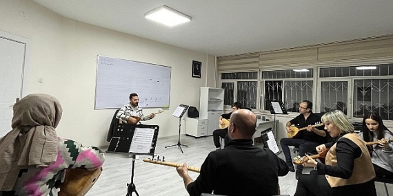 Çankaya'da Her Yaştan Vatandaşa Müzik Eğitimi