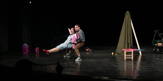 “Dikkat Nine Çıkabilir" prömiyerini yaptı