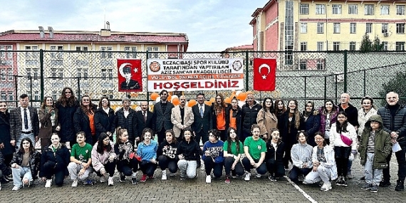 Eczacıbaşı Spor Kulübü'nden Kahramanmaraş Aziz Sancar Anadolu Lisesi'ne Voleybol Sahası