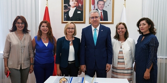 EÜ kanser tanı ve tedavisi ile farkındalığı konusunda bölgeye liderlik ediyor