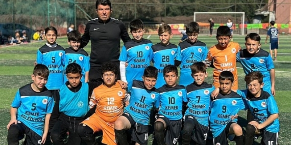 Kemer Belediyesi Futbol Okulu'ndan hazırlık maçında bir düzine gol