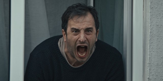 Netflix, Berkun Oya İmzalı Mini Dizi Kuvvetli Bir Alkış'ın Resmi Fragmanını Paylaştı