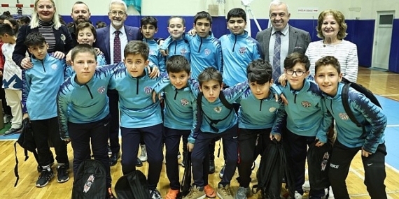 Nilüfer Belediyesi amatör sporcuların yanında