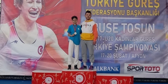 U-17 Kadınlar Türkiye Güreş Şampiyonasında Gümüş Madalya Kazanan Çelik Milli Takıma Seçildi