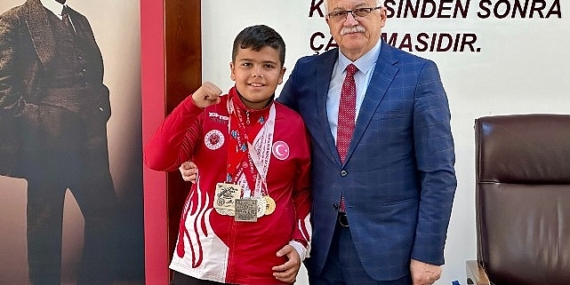 Burhaniye'nin Gururundan Başkan Deveciler'e Ziyaret