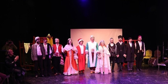 Geleneksel Tiyatromuzun İki Klasiği Meddah ve Ortaoyunu Seyirciyle Buluştu