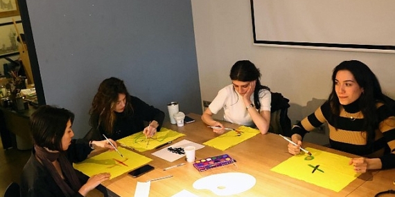 Gençler Kendi Mürekkep Testlerini Hazırladı