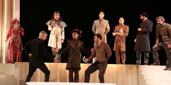 İstanbul Büyükşehir Belediyesi Şehir Tiyatroları, bu hafta 9 oyunla seyirci karşısına çıkıyor