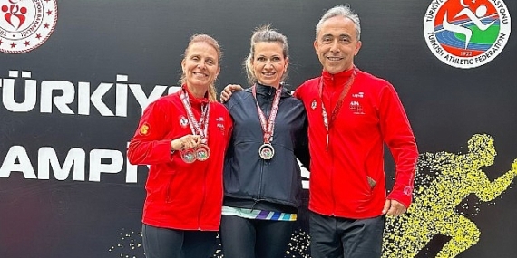 İzmirli Öğretmen Atletler Derece Yaptı