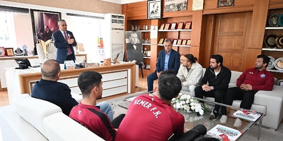 Şampiyon, Kemer 2020 Futbol Kulübü'nden Başkan Topaloğlu'na ziyaret
