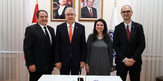 Türkiye'ye dönüş yapan Egeli akademisyen Dr. Günay Eşiyok, toksoplazmaya karşı attenüe aşı geliştirecek