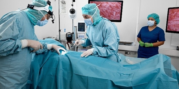 Uzaktan izleme ve iletişim için hepsi bir arada sesli-görsel cihaz