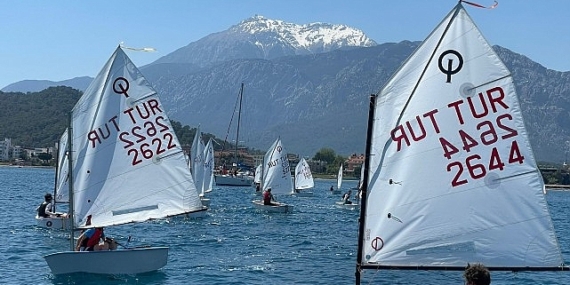 Yat ve yelken sporu Kemer'de gelişiyor