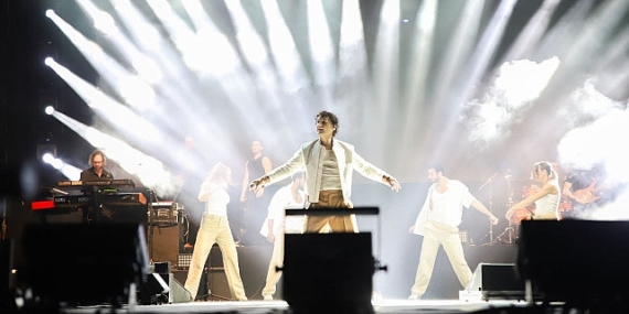 13. Alaçatı Ot Festivali coşkusu Edis ile zirveye çıktı