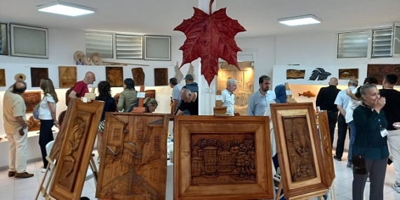 Aşir Güler ve kursiyerlerinden görülmeye değer sergi; Ahşaba hayat verdiler