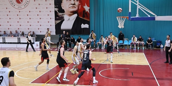 Büyükşehir Belediyespor Basketbol Takımı Adım Adım Finale Yürüyor
