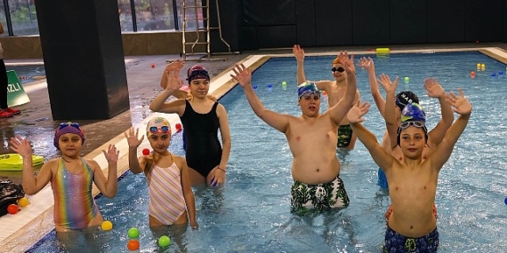 Çankayalı Çocuklar 23 Nisan İçin Kulaç Attı