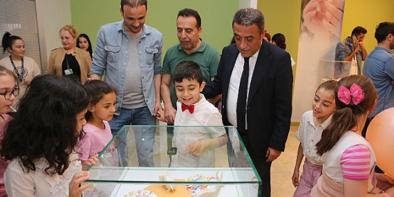 Küçükçekmece Belediyesi'nden Dünya Otizm Farkındalık Günü'nde Anlamlı Sergi