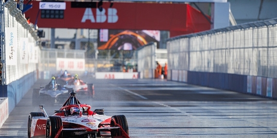 Nissan Formula E Takımı ilk Tokyo E-Prix'sinde tarihi Pole Pozisyonu ve podyum derecesi elde etti