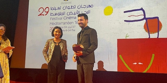 Ünlü oyuncu Mert Altınışık'tan Fas çıkartması