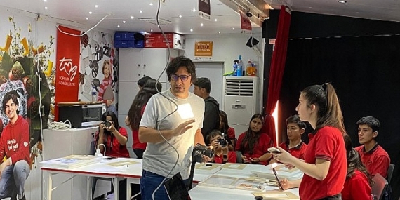 Akbank Güzel Yarınlar Hareketi, Gaziantep’te Depremden Etkilenen Gençlerle Buluşuyor