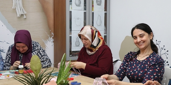 Anne Şehir’de atık malzemeler sanat eserine dönüşüyor