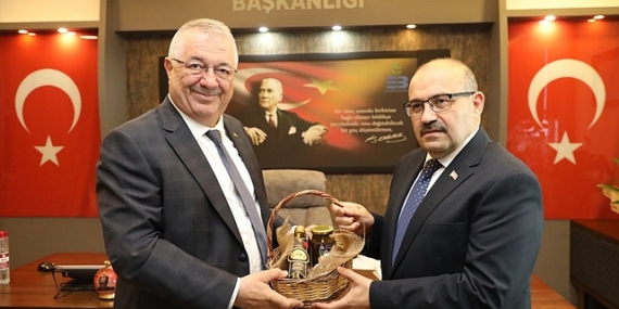 Balıkesir Valisi İsmail Ustaoğlu, Edremit Belediye Başkanı Mehmet Ertaş’ı ziyaret etti
