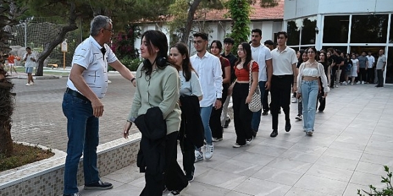 Başkan Topaloğlu’ndan öğrencilere motivasyon yemeği