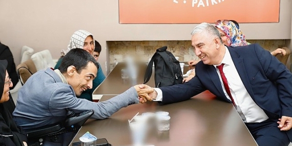 Bergama Belediye Başkanı Dr. Tanju ÇELİK Bergama Kültür Merkezi’nde düzenlenen etkinliklere katıldı