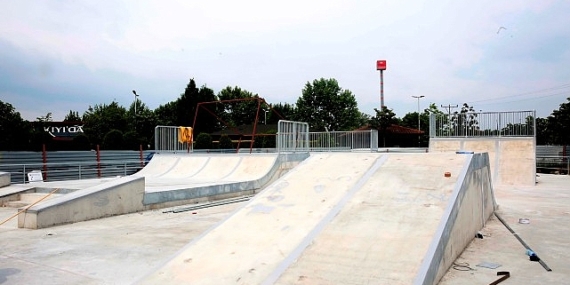 Büyükşehir’den Gölcük sahiline skate park
