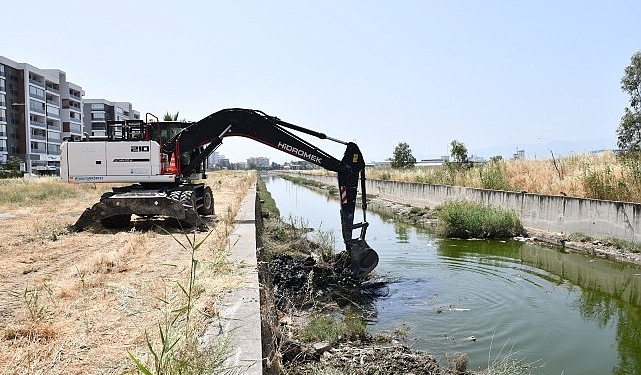 Çiğli’de Detaylı Çevre Temizliği Sürüyor