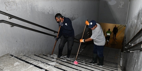 Çiğli’de Temizlik Seferberliği Sürüyor