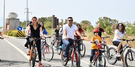 Çiğlili Bisikletseverler 19 Mayıs için Pedal Çevirdi
