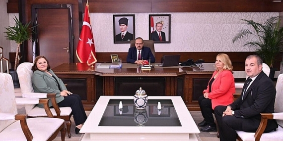Didim Belediye Başkanı Hatice Gençay, Aydın Valisi Yakup Canbolat’ı ziyaret etti