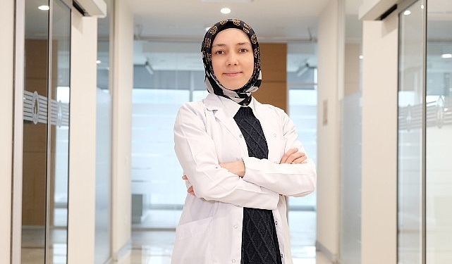 Diş temizliğindeki eksikler diş eti büyümesine neden oluyor!