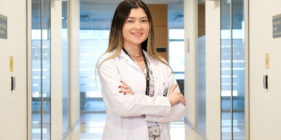 Dişlerinizi yeniden şekillendirerek gülüşünüzü yenileyebilirsiniz! Restoratif diş tedavisi, estetik ve fonksiyonu yeniden kazandırıyor!