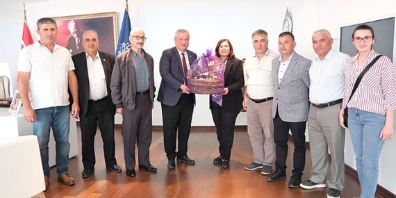 Efeler Ziraat Odası Başkanı Mehmet Kendirlioğlu Aydın Büyükşehir Belediye Başkanı Özlem Çerçioğlu’na nezaket ziyaretinde bulundu