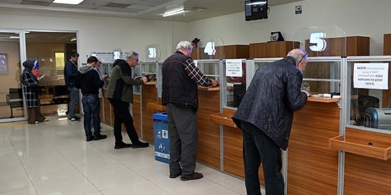 Emlak, Çevre Temizlik ve İlan Reklam Vergileri’nin ilk taksiti için ödemeler devam ediyor.  İlk taksit ödemelerinde son gün ise 31 Mayıs Cuma
