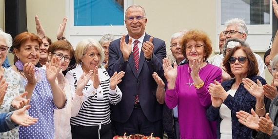 Gaziemirli çınarların “ikinci evi” Ata Evi 9 yaşında