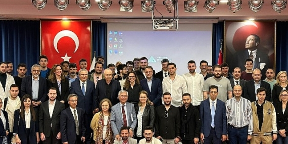 Gazzeli Mustafa, Sesini Duyurmak İçin Mektup Yazdı: Savaş Ruhlarımızı Parçalıyor, Hayallerimizi Yok Ediyor