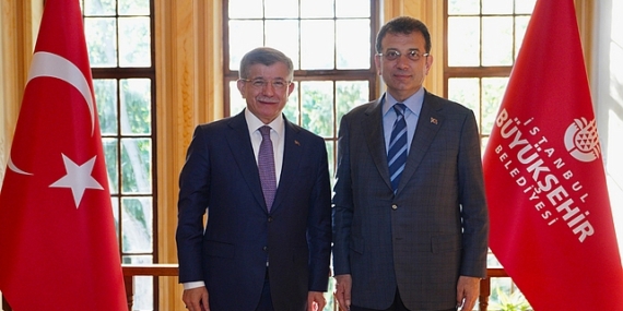 Gelecek Partisi Genel Başkanı Ahmet Davutoğlu, ikinci dönem aynı göreve seçilen İBB Başkanı Ekrem İmamoğlu’na tebrik ziyaretinde bulundu